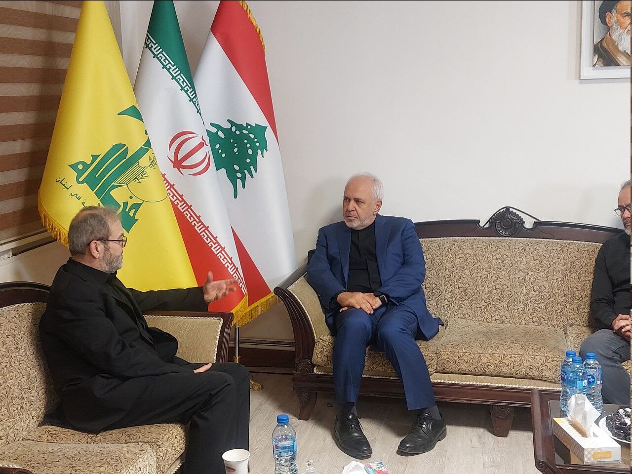 حضور ظریف در دفتر حزبالله برای عرض تسلیت + عکس