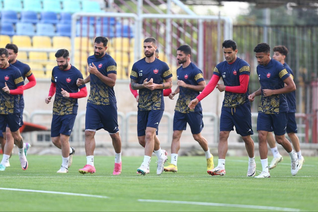 لباس متفاوت بازیکنان پرسپولیس