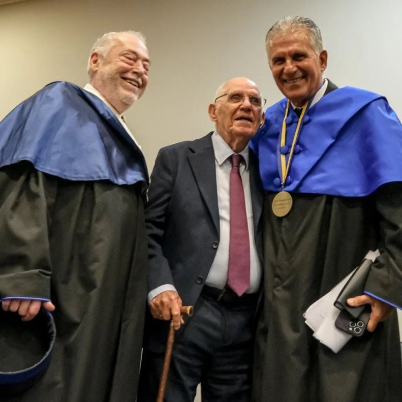 کارلوس کیروش در لباسی که هرگز ندیدهاید! | تصاویر