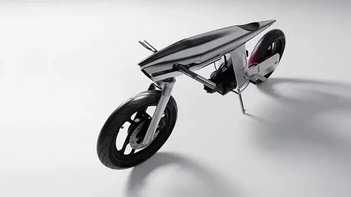 این موتور طراحی منحصر به فردی دارد | رونمایی از عجیبترین موتورسیکلت جهان