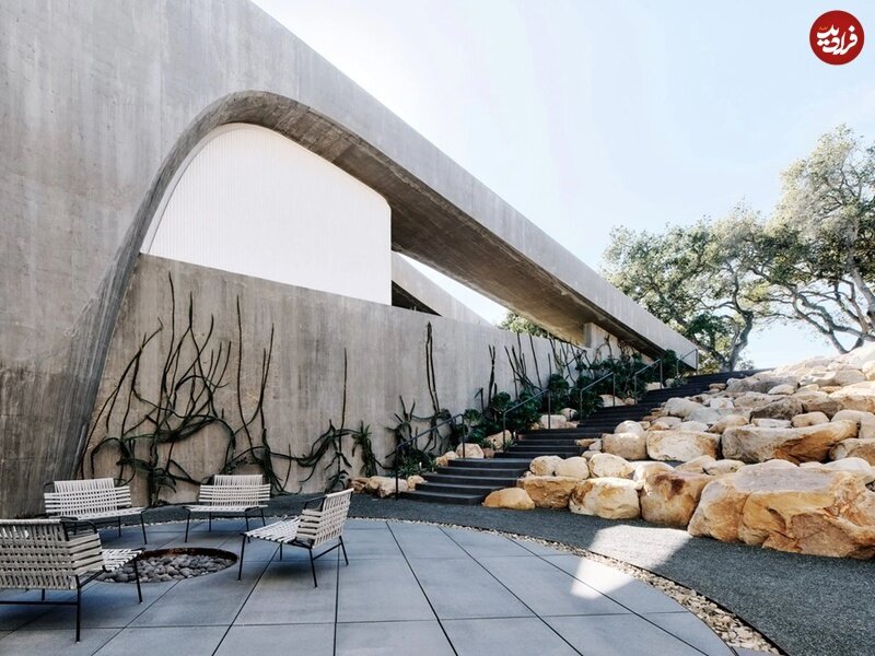 تصاویری از معماری استثنایی خانهای در کالیفرنیا | این ویلای رویایی ساختش ۷ سال طول کشید!