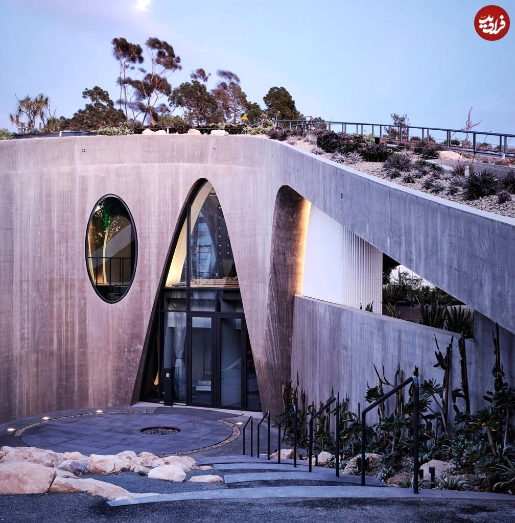 تصاویری از معماری استثنایی خانهای در کالیفرنیا | این ویلای رویایی ساختش ۷ سال طول کشید!
