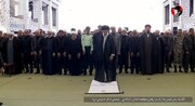 لحظه پایان اقامه نماز جمعه تهران و خروج رهبر انقلاب | ویدئو