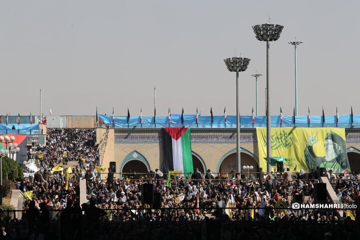 اقامه نماز جمعه به امامت رهبر معظم انقلاب اسلامی