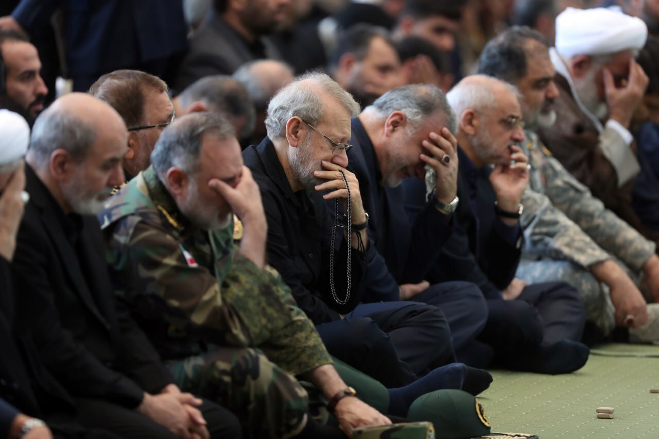 گریههای علیرضا زاکانی و علی لاریجانی در نماز جمعه امروز | عکس