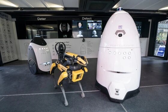 این روباتها از شهر محافظت میکنند