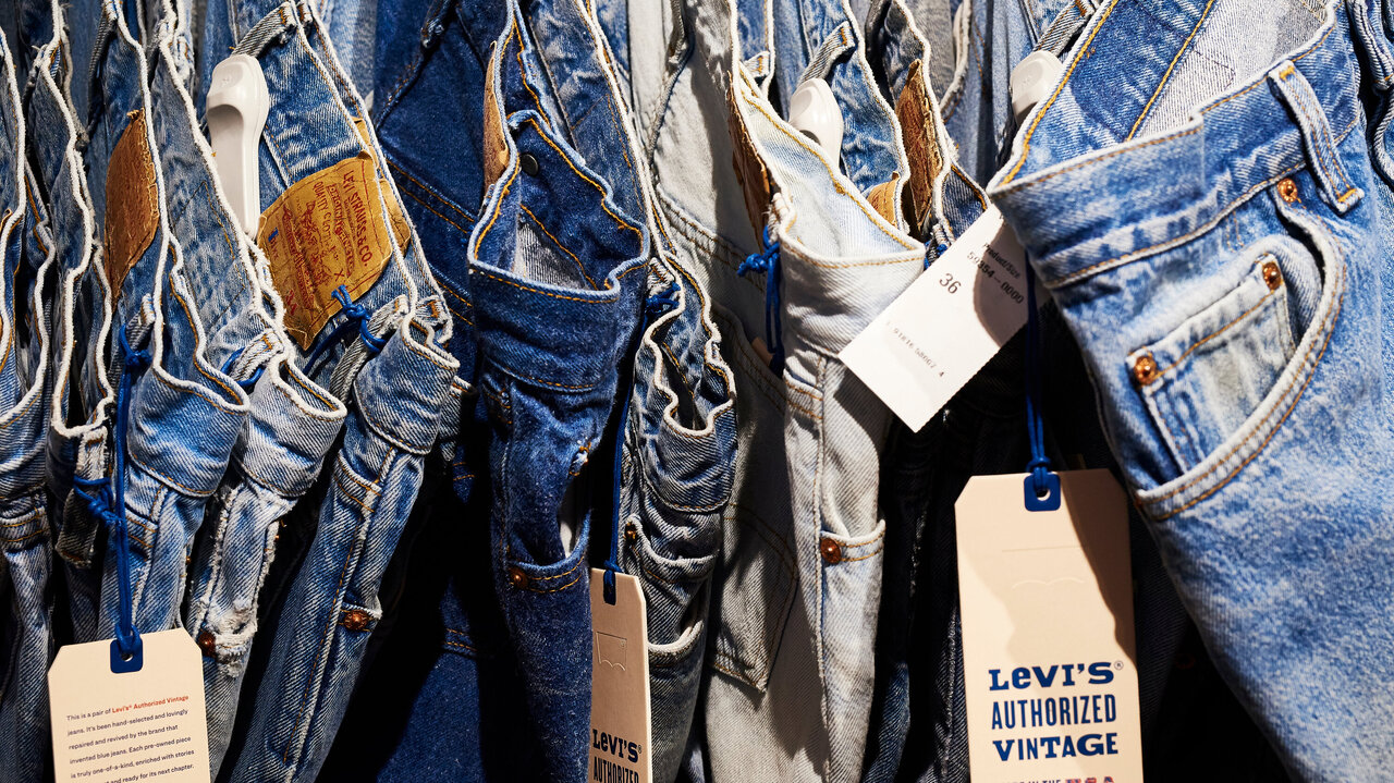 شخصیت شناسی از روی مدل و رنگ لباسی که می پوشید