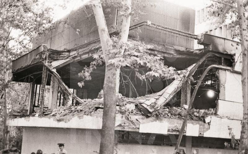 ناگفتهای از انفجار دفتر نخستوزیری سال ۱۳۶۰ | ماجرای تابوت خالی روی دست مشایعتکنندگان