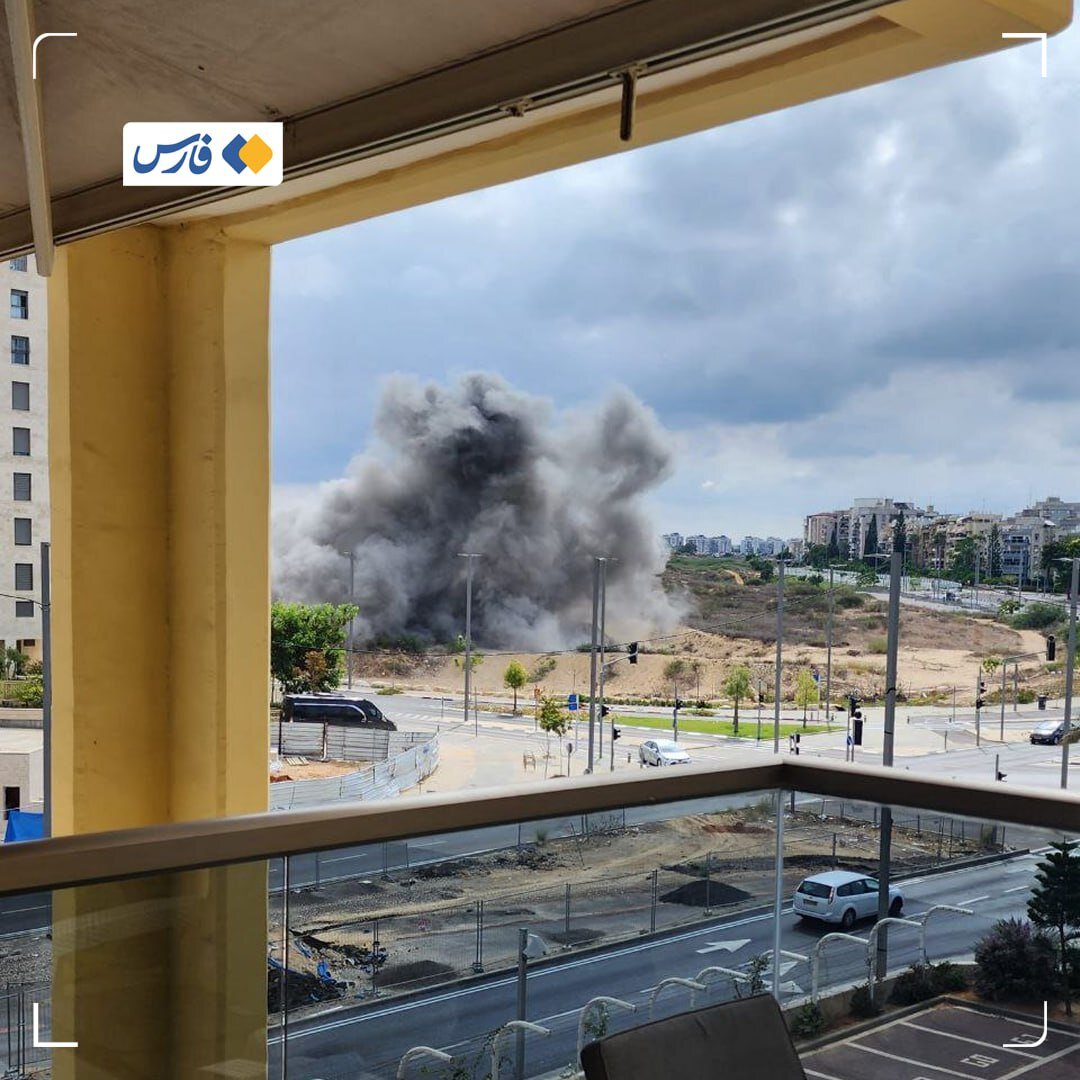 خسارت اصابت موشکهای القسام به هولون اشغالی ؛ ۲ صهیونیست زخمی شدند | تصاویر