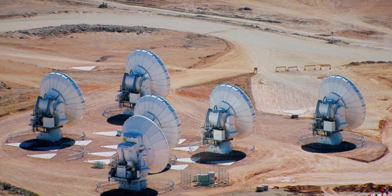 بزرگترین تلسکوپ رادیویی تکشیشهای جهان