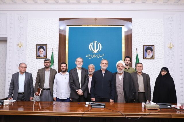 اظهارات پزشکیان در دیدار اعضای جبهه پایداری؛ برخی نگاه و رفتار غلط خود را به نظام و انقلاب نسبت میدهند