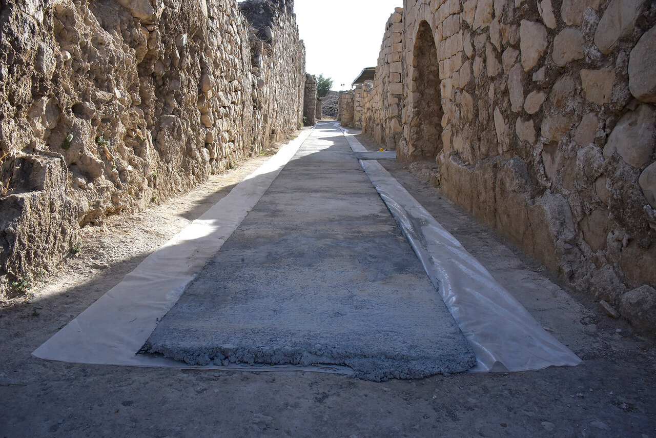 در میراث جهانی ایران بتنریزی کردند | تصاویر اقدام باورنکردنی برای مرمت شهر جهانی بیشابور | در تخت جمشید هم بتن ریختیم جواب داد !