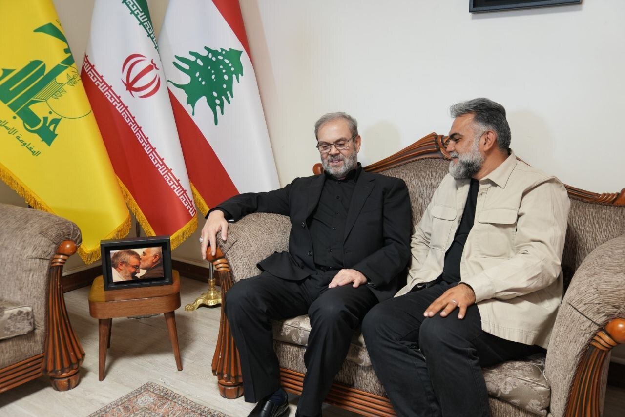 هنرمندان به دیدار نماینده حزبالله در ایران رفتند + عکس