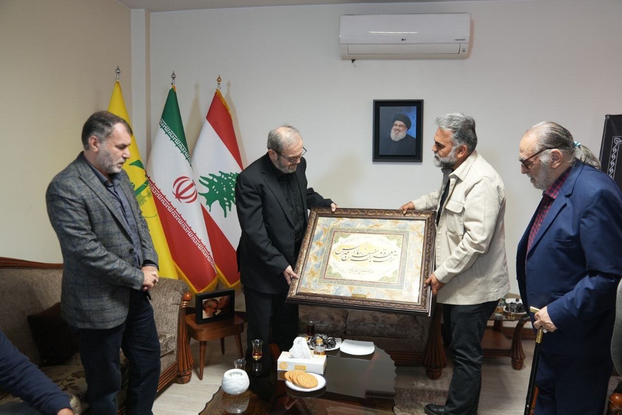 هنرمندان به دیدار نماینده حزبالله در ایران رفتند + عکس