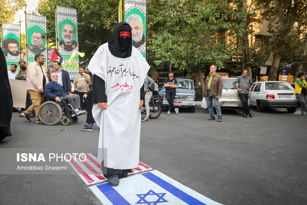 کفن‌پوشی زنان و دختران تهرانی در میدان فلسطین | تصاویر