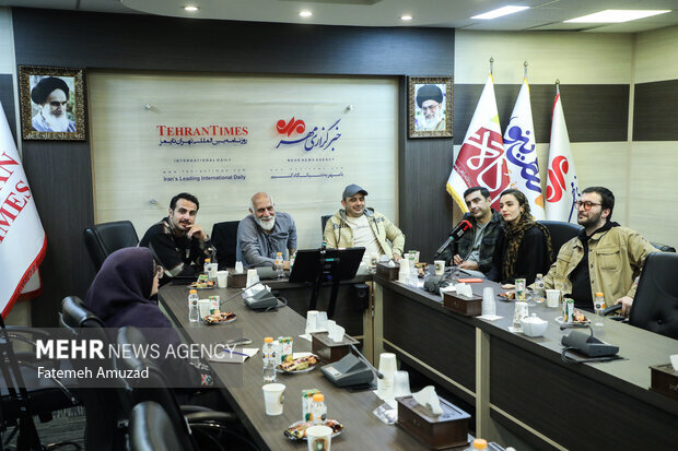 اعتراف کنم کار کردن برای تلویزیون شهامت میخواهد | فرمول سریال سازی برای اشکی که از مخاطب میگیرد...