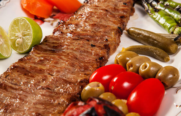 کباب برگ سنتی و اصیل ایرانی را خودتان به روش رستورانهای اصیل درست کنید + ترفندها