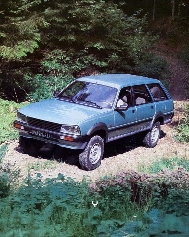 طراحی چراغهای خودروی محبوب و نوستالژیک ایرانیها از چشمان یک بازیگر الهام گرفته شده بود + عکس