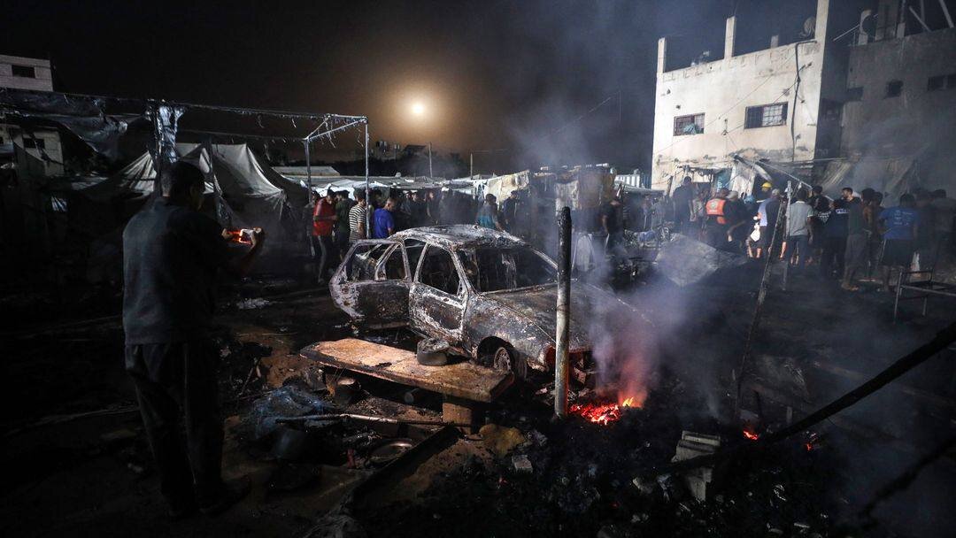 شب جهنمی؛ آتشسوزی چادرهای آوارگان فلسطینی، زنده زنده سوختن فلسطینیان در حمله دیشب رژیم اسرائیل | تصاویر