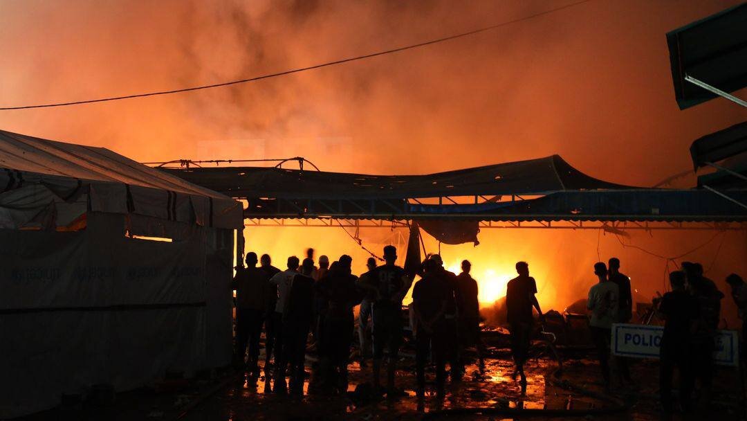 شب جهنمی؛ آتشسوزی چادرهای آوارگان فلسطینی، زنده زنده سوختن فلسطینیان در حمله دیشب رژیم اسرائیل | تصاویر