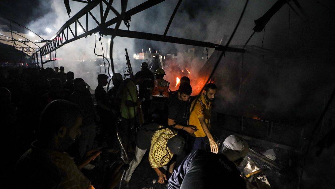 شب جهنمی؛ آتشسوزی چادرهای آوارگان فلسطینی، زنده زنده سوختن فلسطینیان در حمله دیشب رژیم اسرائیل | تصاویر