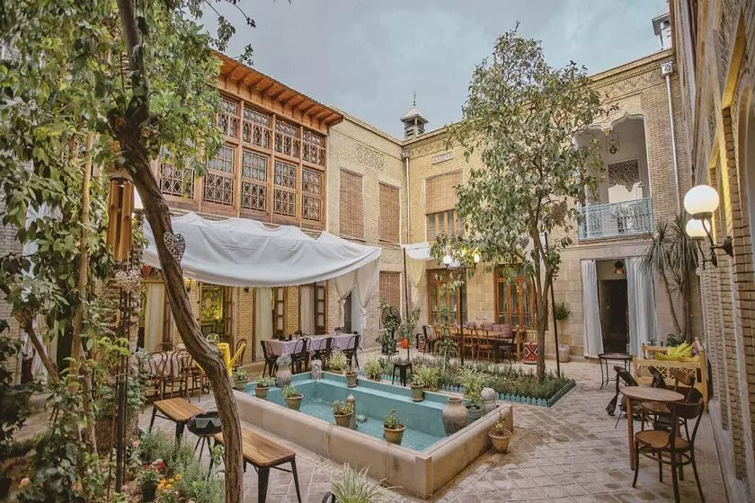 شما هم کاخ نشین شوید | خانهها و عمارتهای قدیمی ایران که حالا تبدیل به هتل و اقامتگاه شده اند