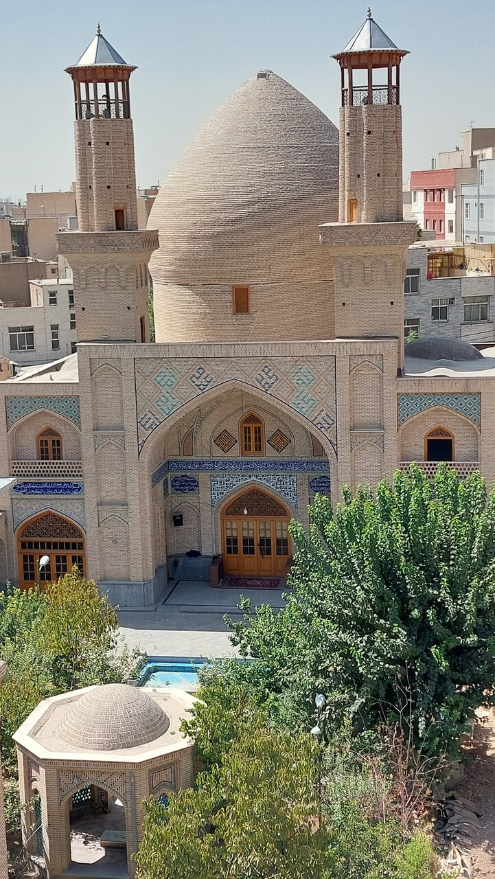 به داد این بنای ارزشمند تاریخی برسید! | اهالی سنگلج در حسرت نماز گزاردن در مسجد محله‌اند