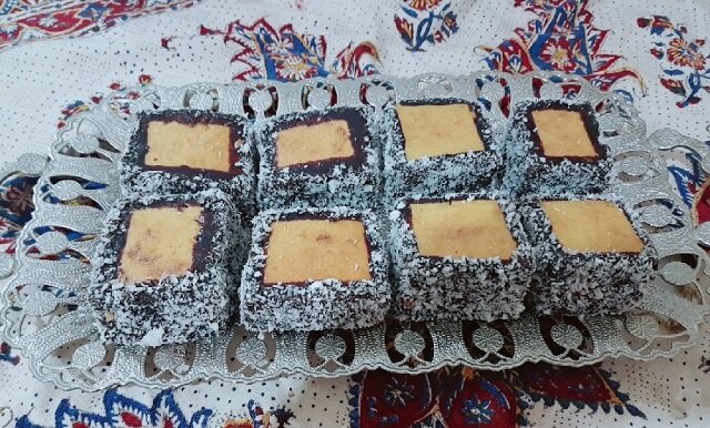 کیک نارگیلی لقمهای؛ یک میان وعده خوشمزه برای بچه مدرسه ای ها