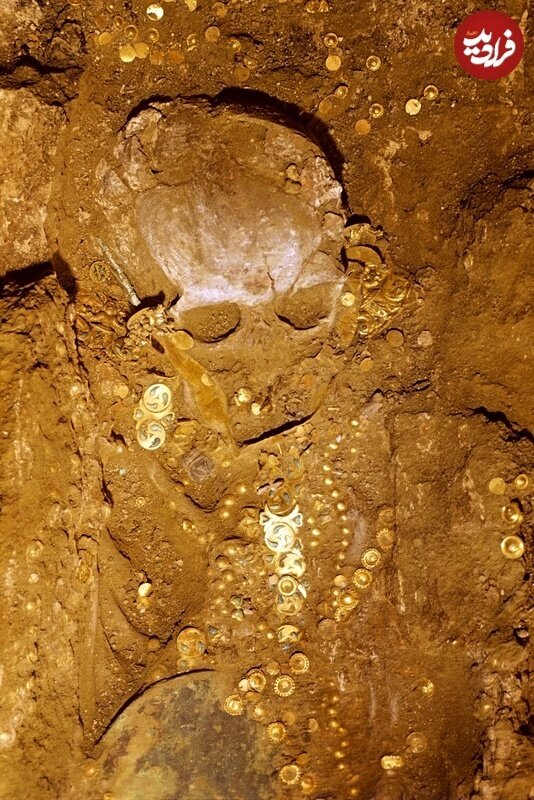 زنان این گورستان با طلا و زمرد دفن شدهاند (عکس)