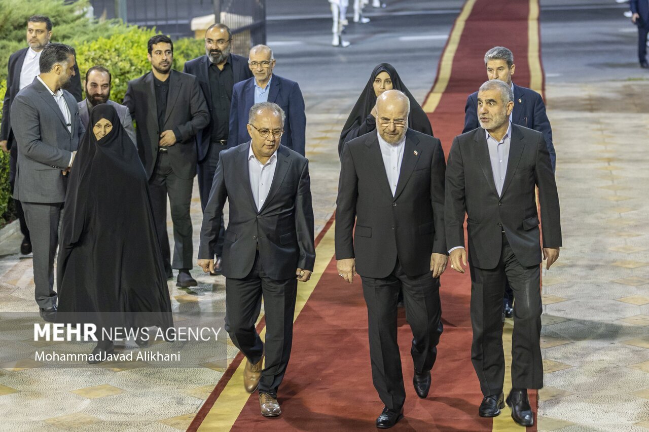 عکسی از دختر سردار سلیمانی در مراسم استقبال از قالیباف