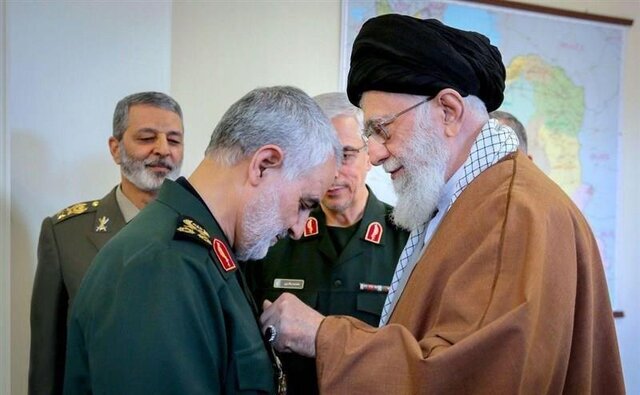 همه چیز درباره عالیترین نشان نظامی ایران + تصاویر | این غیر نظامی مشهور هم نشان فتح دارد