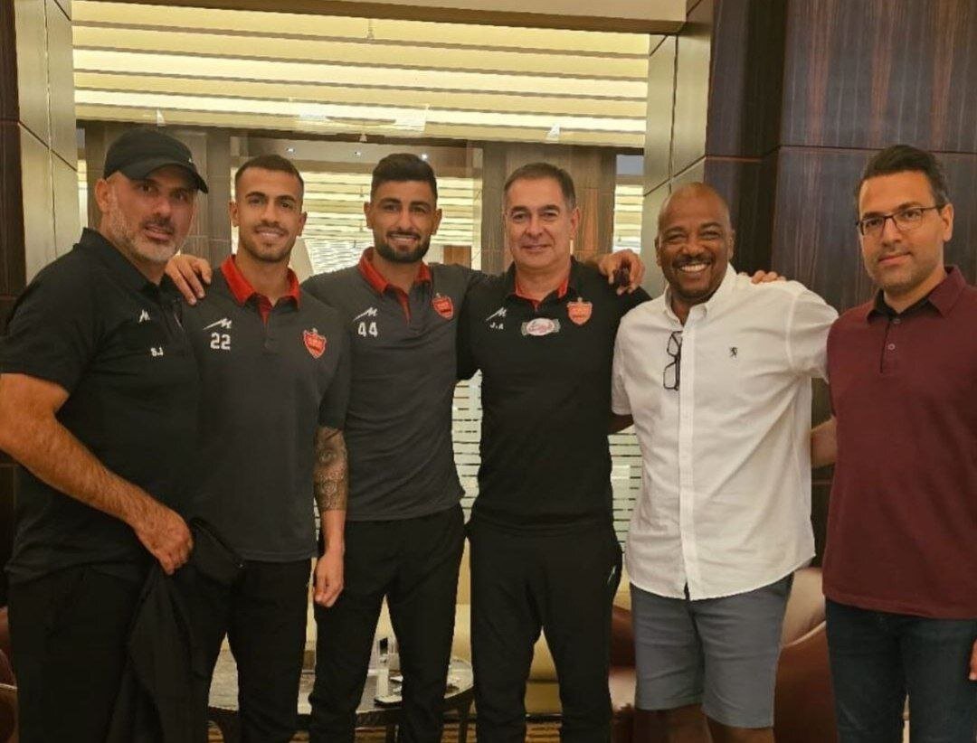 عکس دسته جمعی پرسپولیسیها با مربی سابق | عکس