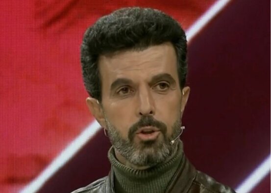 نمیتوانید از گزارش من هیچ ایرادی بگیرید | سیانکی: آقای کریم انصاریفرد در آخرین تیمش چند بازی کرده و چند گل زده است؟