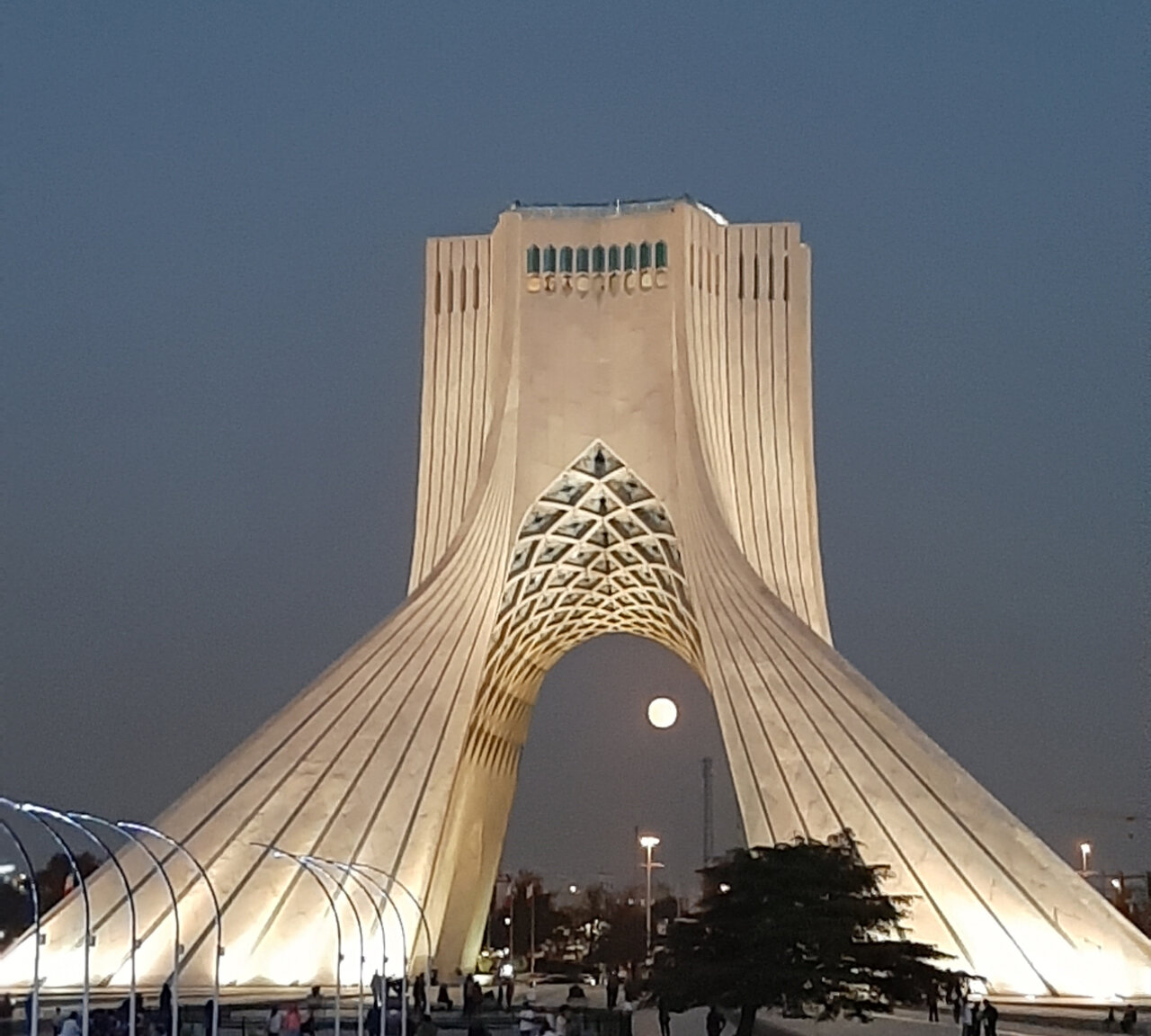 ماه شکارچی، جهان را شگفت زده کرد | عکس