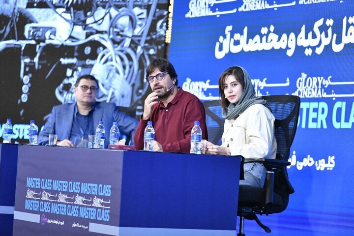 تصویر پارسا پیروزفر در کلاس بازیگری | کارگردان نفس عمیق درباره بازیگری چه گفت؟