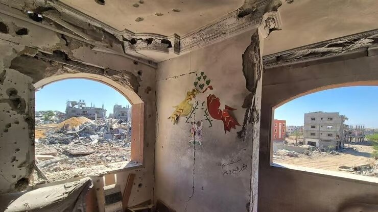 هجوم خبرنگاران خارجی به محل آخرین نبرد شهید یحیی السنوار + تصاویر | آخرین عکسهای خانه محل شهادت