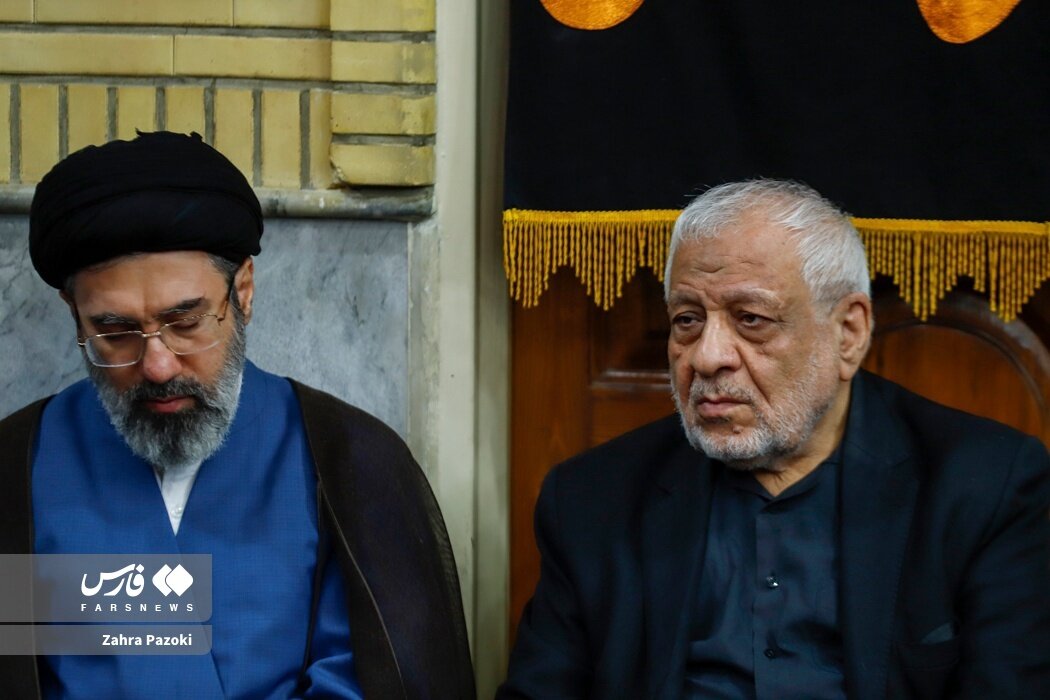 فرزند رهبر انقلاب در مراسم تشییع خواهر بادامچیان | تصاویر