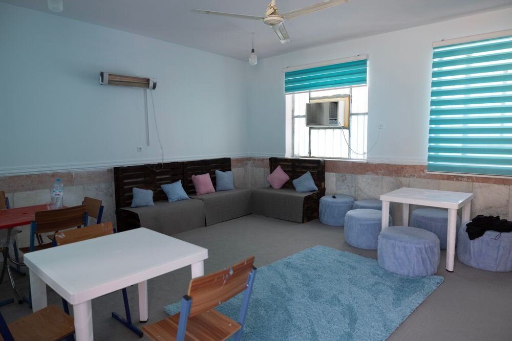 مدرسه جذاب و متفاوت دانشآموزان یک روستا در بوشهر | بچه ها در این مدرسه چه میکنند؟