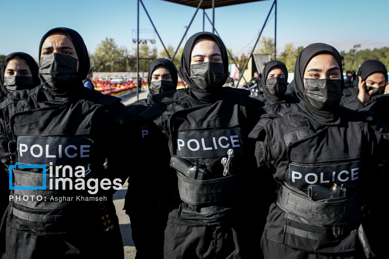 رزمایش بانوان رزمی کار پلیس + تصاویر 4 تصاویری از تبحر رزمی زنان پلیس