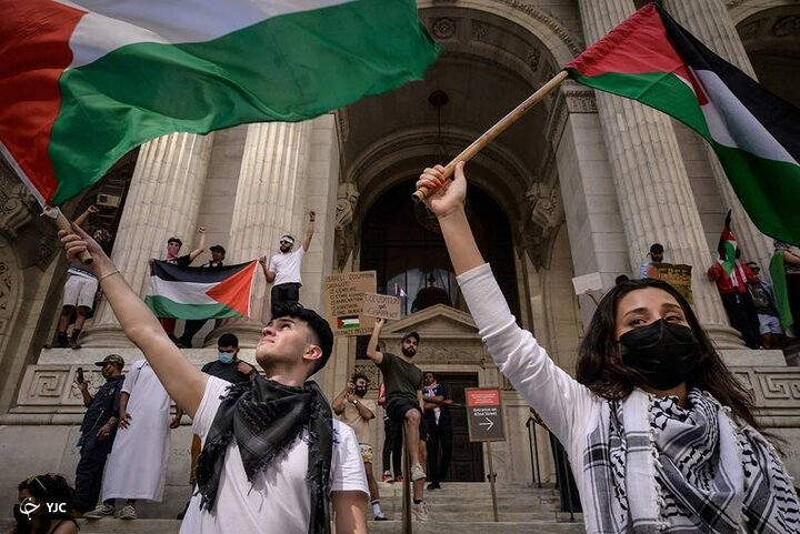 تصاویر آزادی دانشجویان آمریکایی حامی فلسطین با تجمع در مقابل دانشگاه | ویدئو