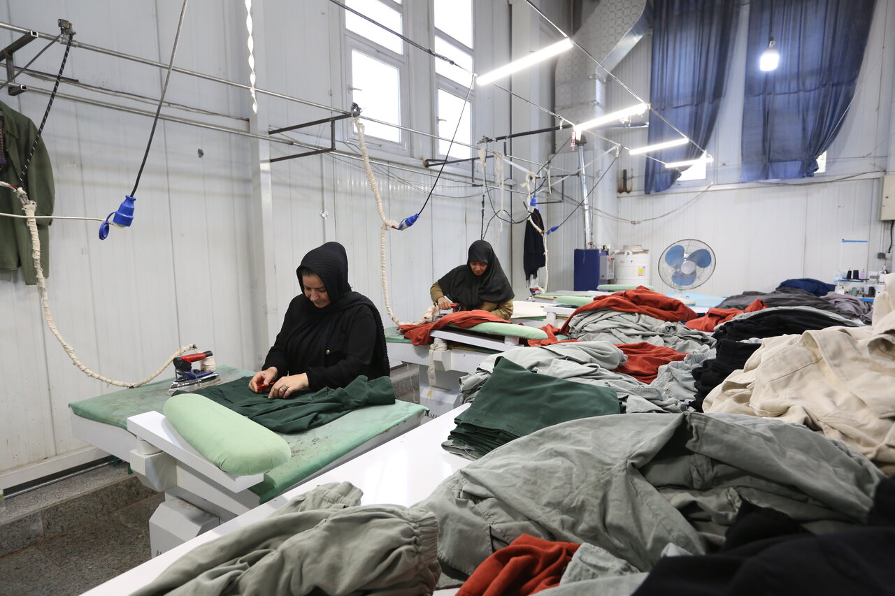 خودکفایی زنان در مراکز کوثر | زنان زندانی رای باز شاغل می شوند