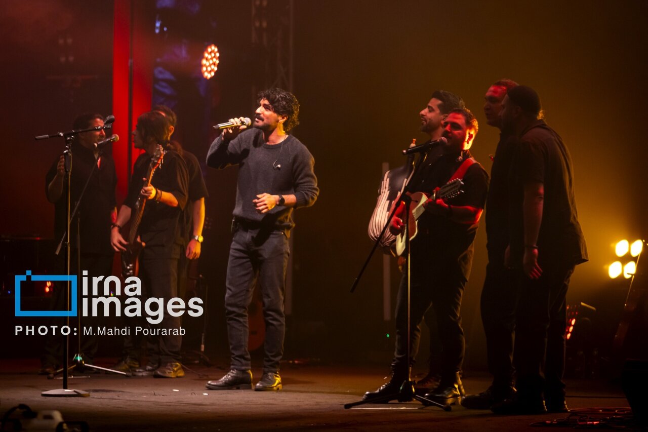 حال و هوای آخرین کنسرت خوانندهای که با برنامه عصر جدید معروف شد