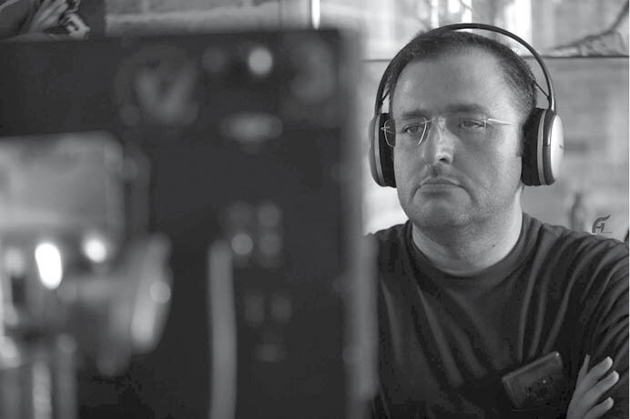 ماجرای استادی که به جرم تعرض به شاگرد دخترش متهم میشود | فیلم ما تئاتری نیست!