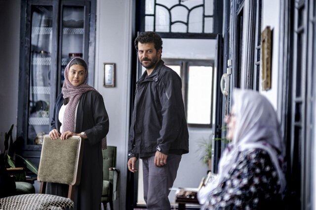 تصاویر آزاده صمدی در کنار جواد جوادی سریال بچه مهندس 3 تصاویر آزاده صمدی در کنار بازیگر بچه مهندس | این فیلم در تورنتو اکران میشود