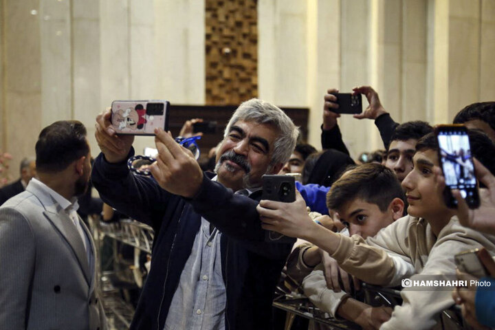 اولین اکران مردمی فیلم سینمایی «صبحانه با زرافه ها» در لوتوس مال