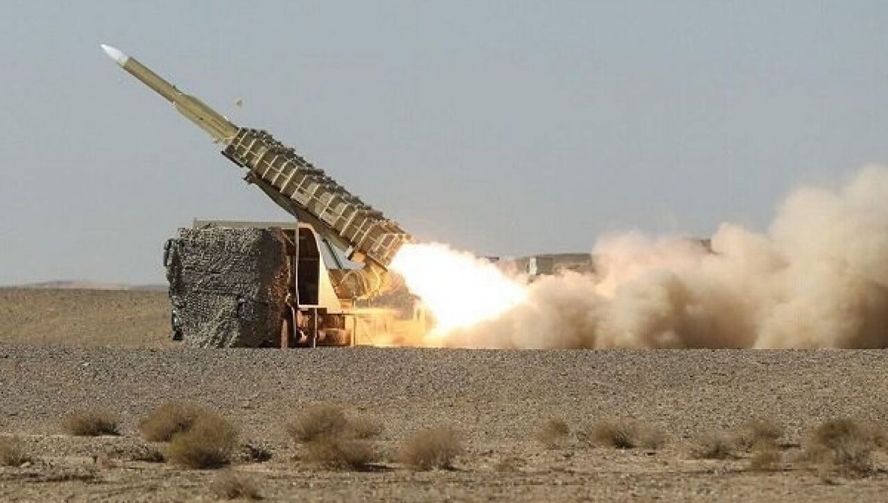 عملکرد سامانههای پدافند موشکی اسرائیل و ایران در شرایط جنگی + عکس | هم ایران و هم اسرائیل ۳ سامانه دفاع موشکی مجزا را بهکار گرفتهاند که...