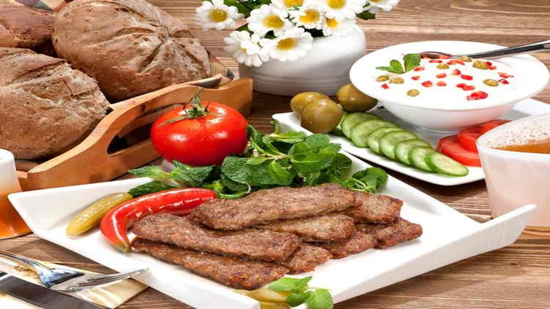 خوشمزهترین غذاها با گوشت چرخ کرده؛ از کباب تا کوفتههای لذیذ