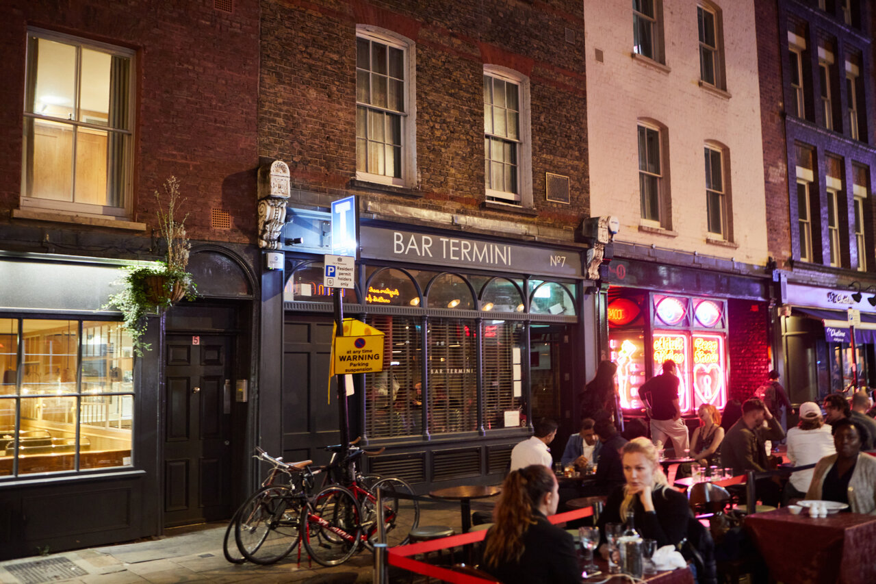 رستورانهای ۲۴ ساعته در لندن، توکیو و دوبلین | زندگی شب تا صبح در شهرهای بزرگ جریان دارد