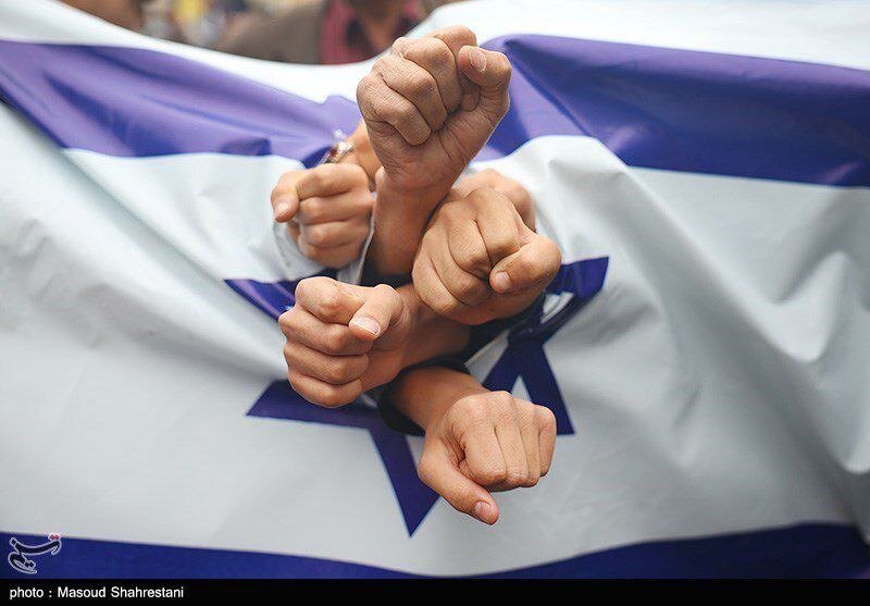 تابوت نتانیاهو در تهران + عکس | کاری که مشت ها با پرچم اسرائیل کردند