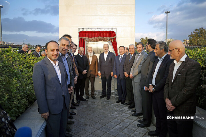 رونمایی از تندیس مولانا در میدان محمدیه تهران